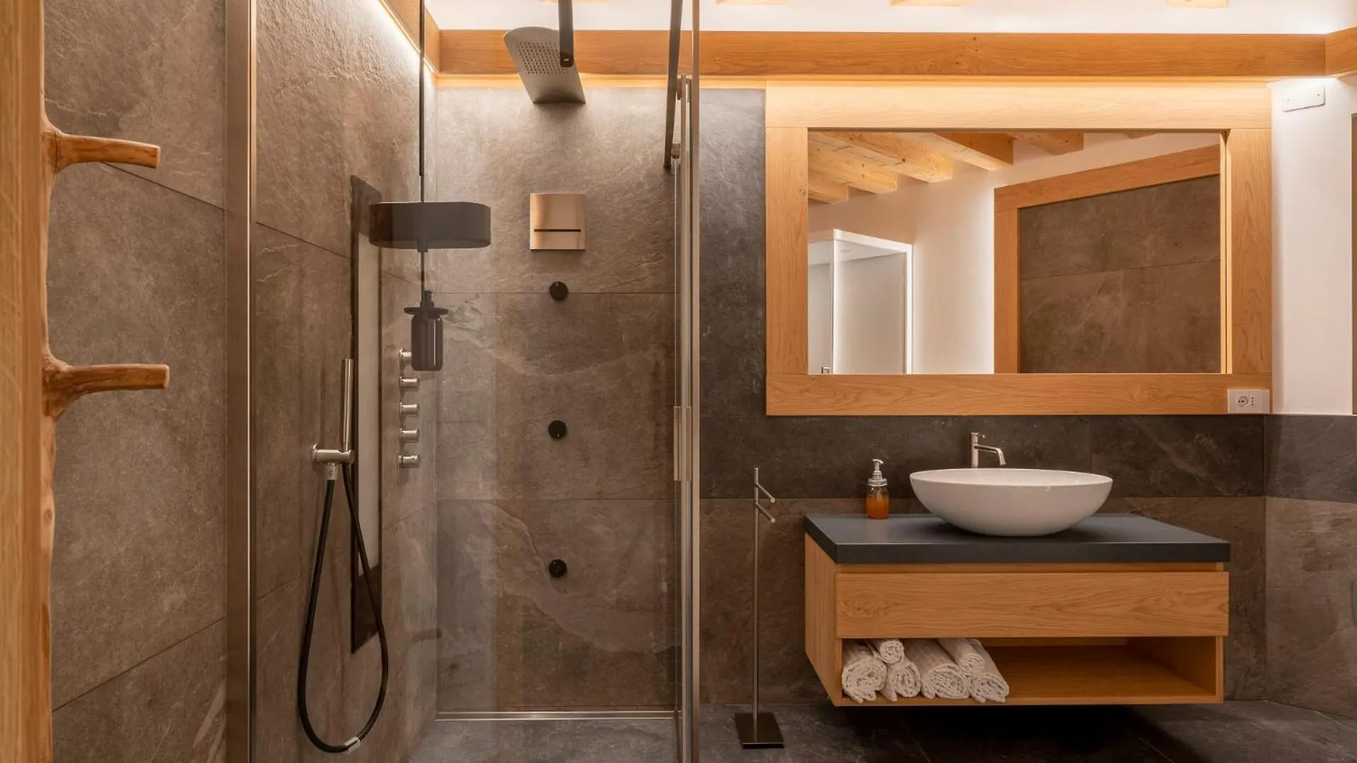 Casera Cal De Mez- Wellness Chalet Funes  0*, Funes (Belluno)
